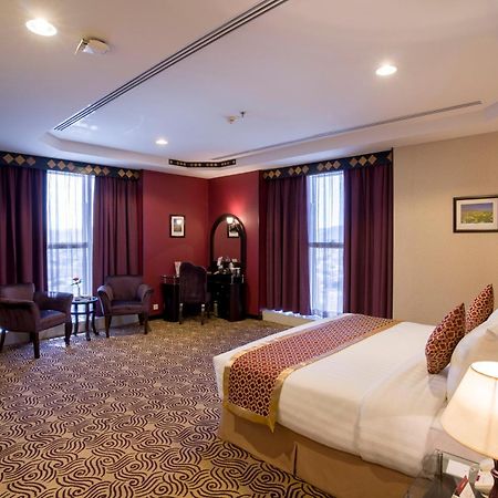 อวาลิฟ อินเตอร์เนชั่นแนล โฮเต็ล Hotel ฏออิฟ ห้อง รูปภาพ A suite at the hotel