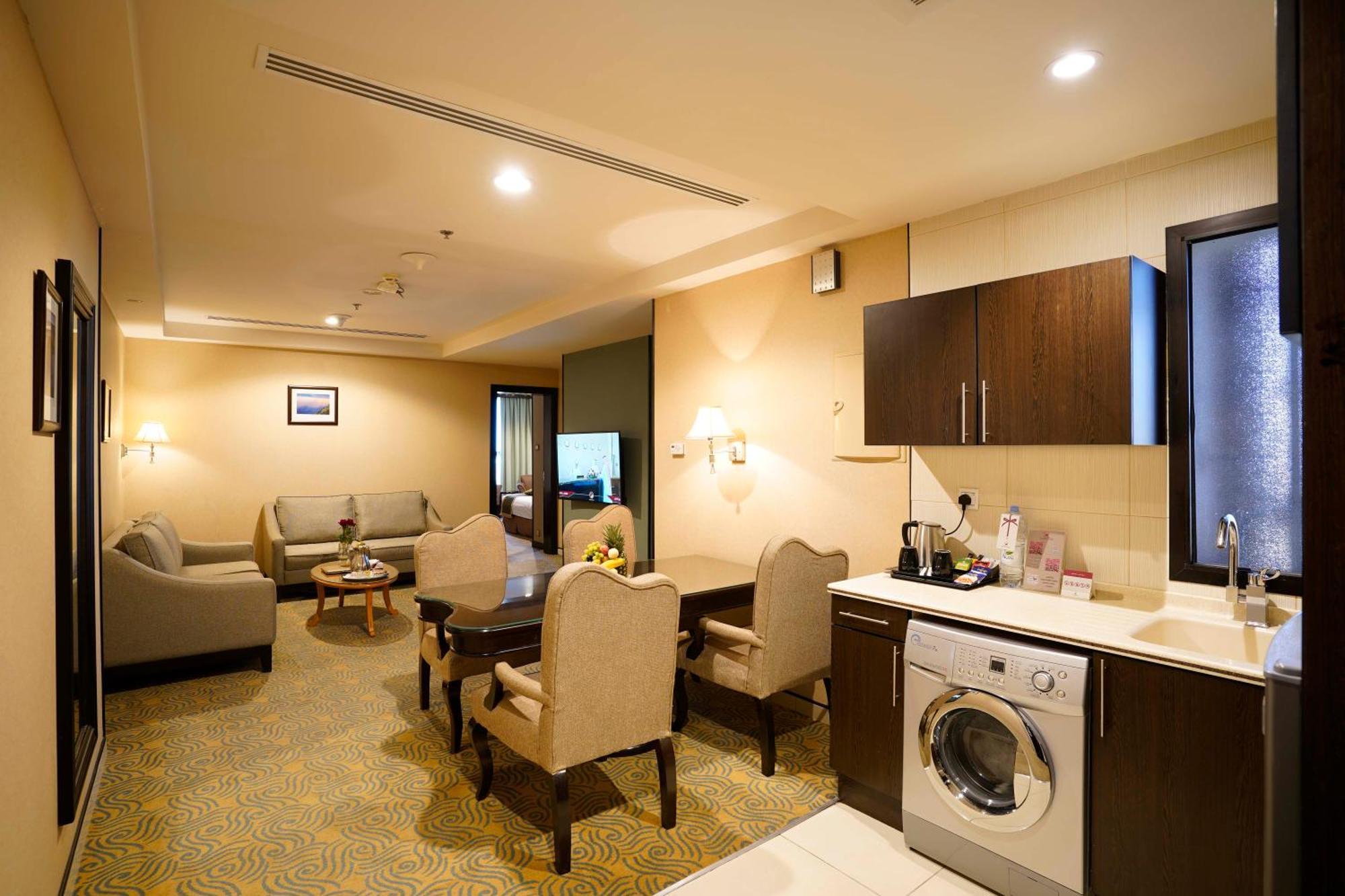 อวาลิฟ อินเตอร์เนชั่นแนล โฮเต็ล Hotel ฏออิฟ ห้อง รูปภาพ A suite at the hotel