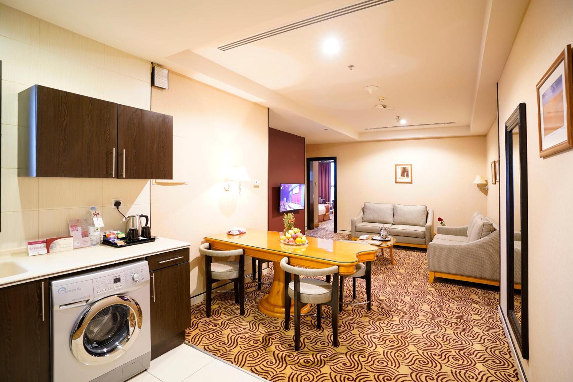 อวาลิฟ อินเตอร์เนชั่นแนล โฮเต็ล Hotel ฏออิฟ ห้อง รูปภาพ A suite at the hotel