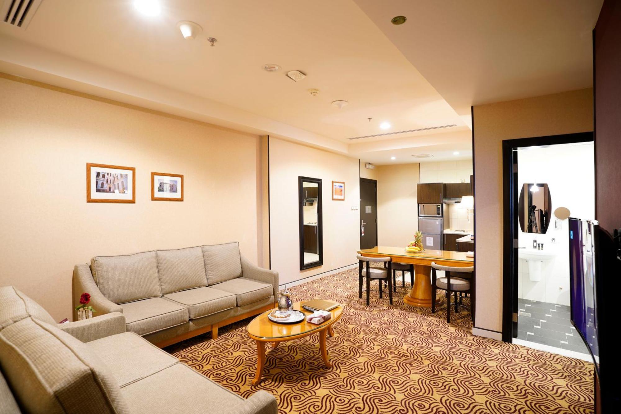 อวาลิฟ อินเตอร์เนชั่นแนล โฮเต็ล Hotel ฏออิฟ ห้อง รูปภาพ A suite at the hotel