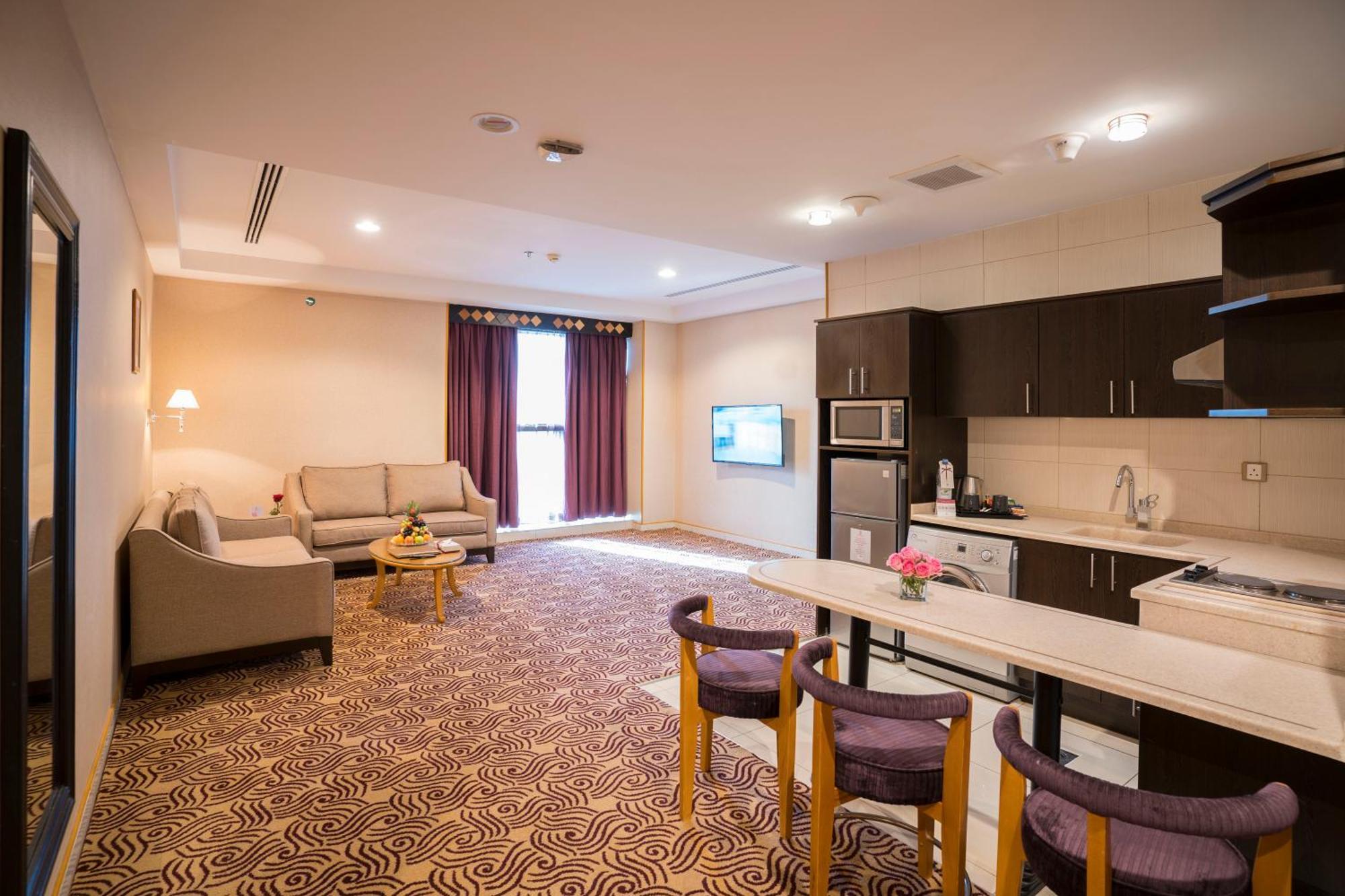 อวาลิฟ อินเตอร์เนชั่นแนล โฮเต็ล Hotel ฏออิฟ ห้อง รูปภาพ A suite at the hotel