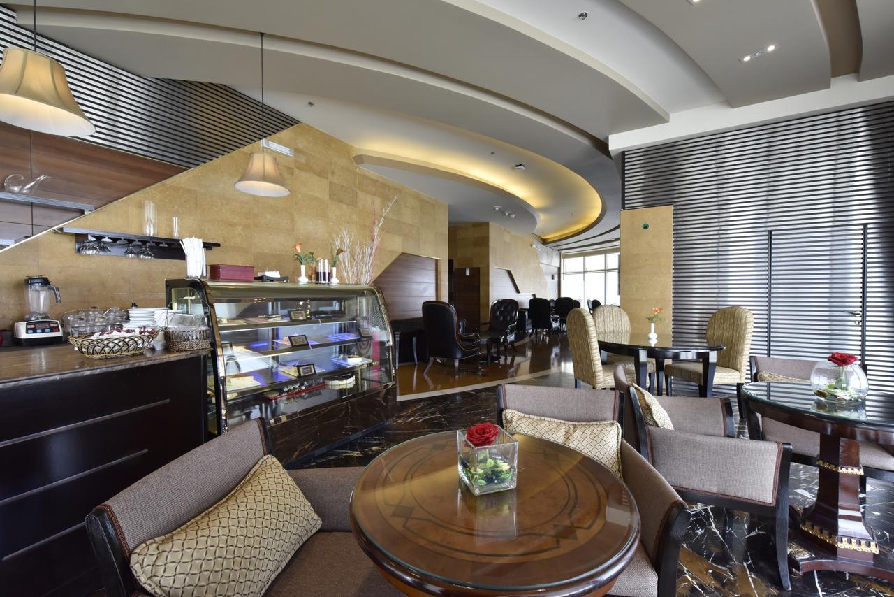 อวาลิฟ อินเตอร์เนชั่นแนล โฮเต็ล Hotel ฏออิฟ ภายนอก รูปภาพ The lounge at the airport